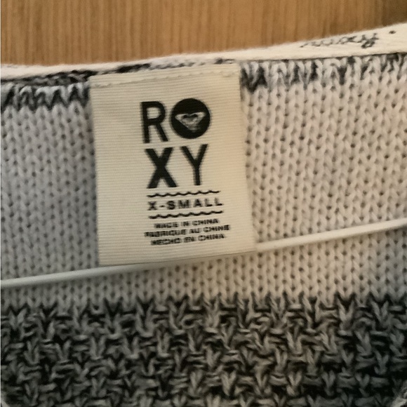 Roxy Hooded Sweater Shirt - Picture 3 of 4